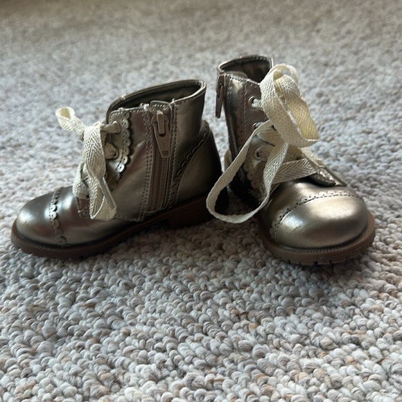 Gold Cat and Jack Boots - Picture 2 of 3